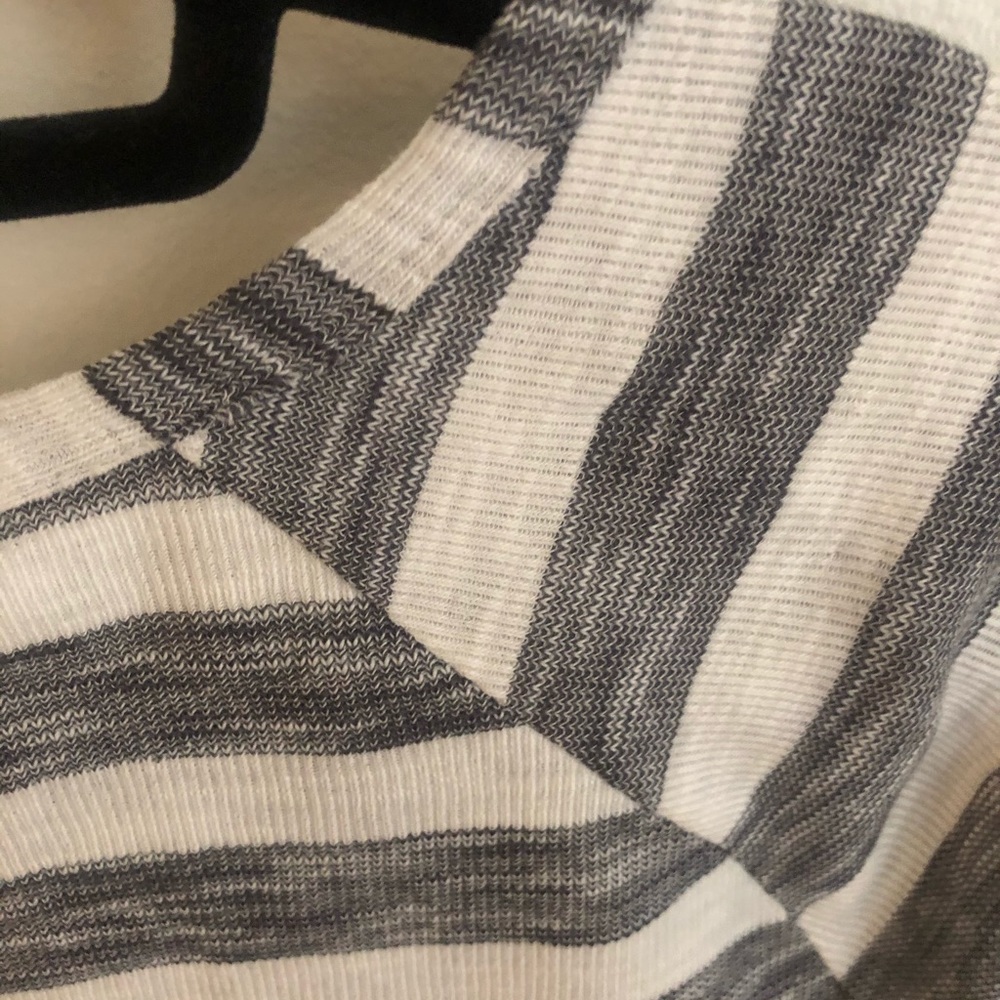 NEW FabFitFun Style top - Picture 4 of 6